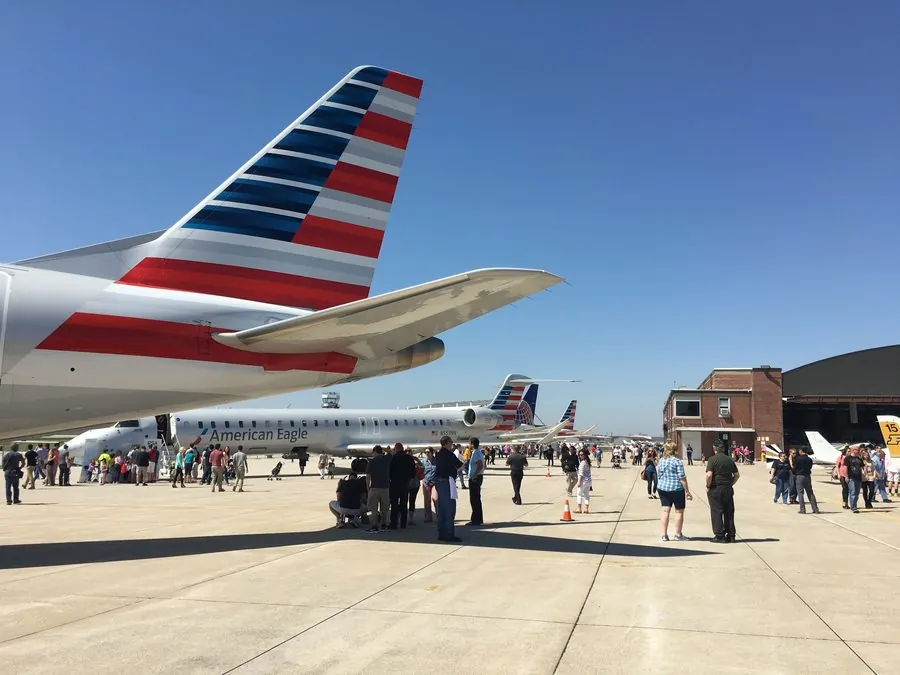American Eagle CRJ, Purdue University Airport, 2016