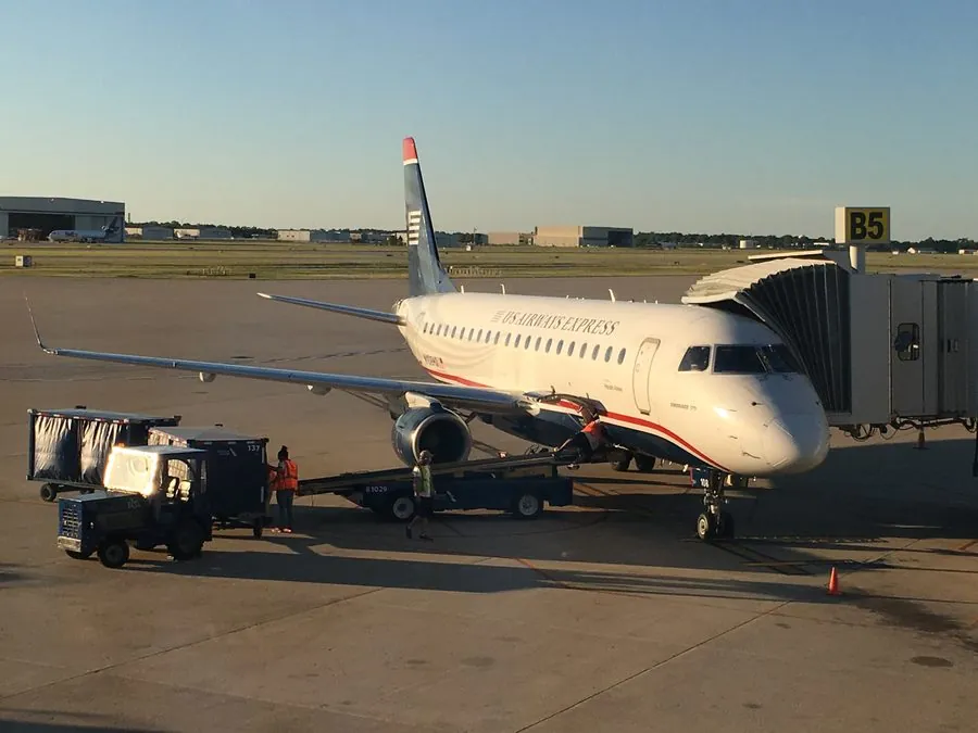 US Airways Express E175, Indianapolis, 2016